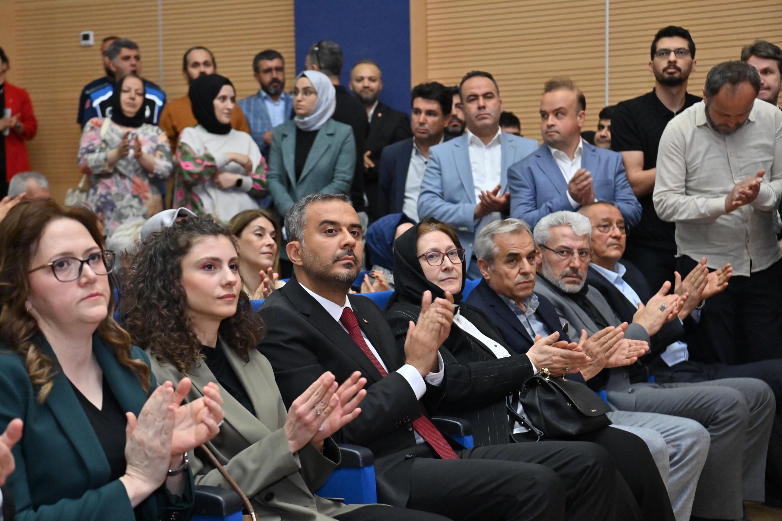 Onikişubat Belediye Başkanı Hanifi Toptaş, devir teslim töreniyle göreve başladı