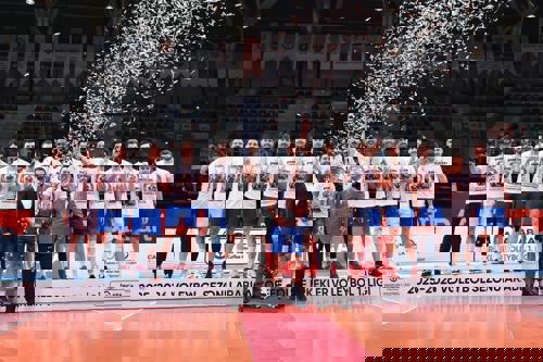 Şampiyon Onikişubat Belediye Spor kupasına kavuştu